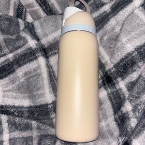 Owala 24oz Water Bottle